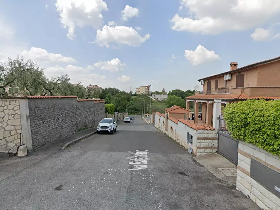 Immagine 9 di Appartamento in vendita  in Via Balsorano a Roma