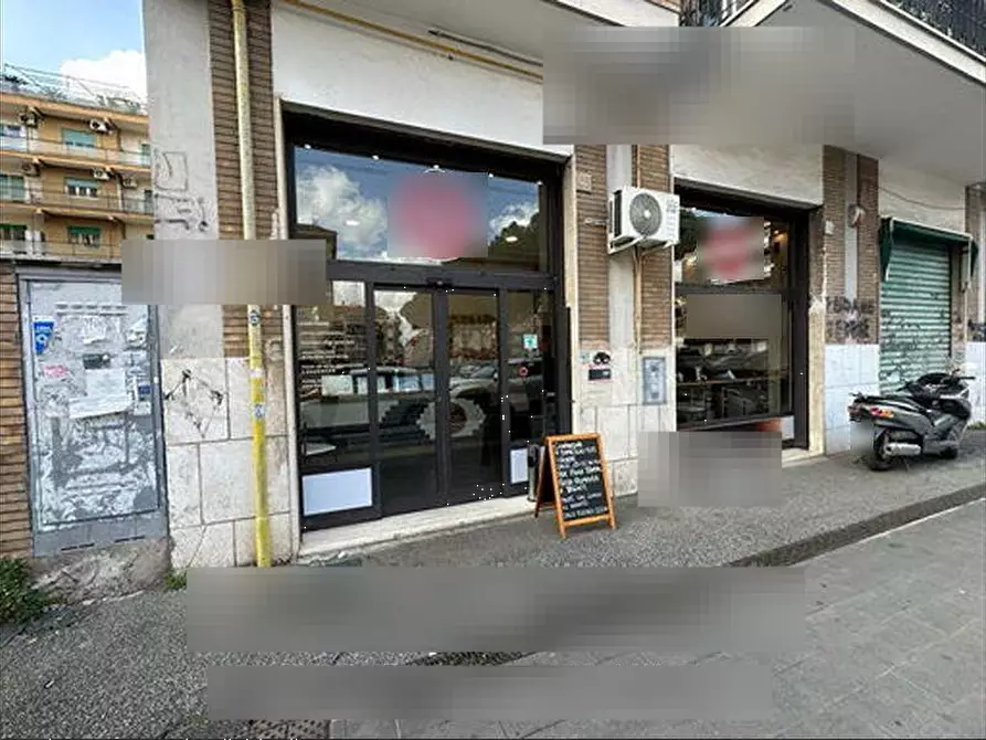 Immagine 1 di Negozio in vendita  in Via Federico Jorini a Roma