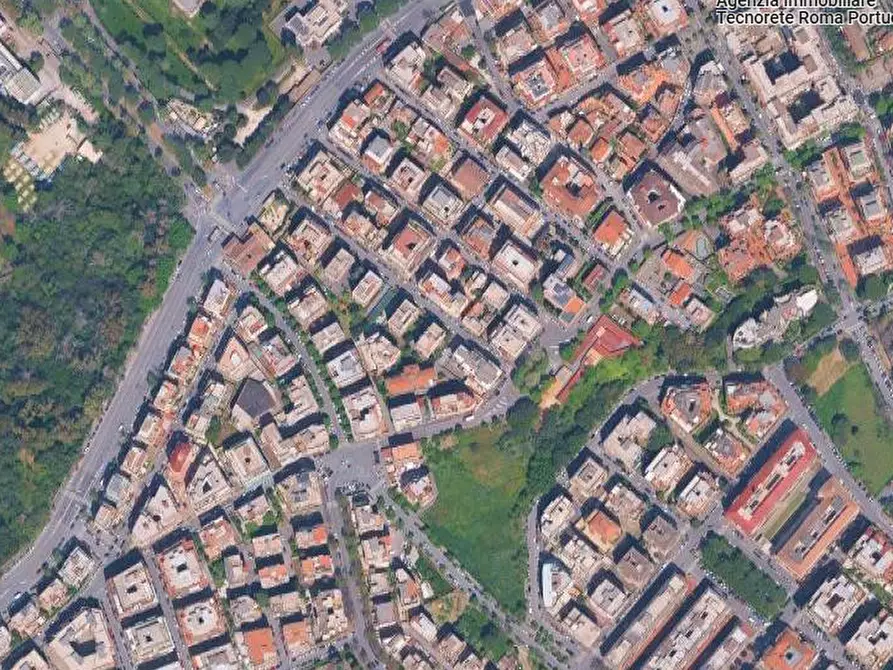 Immagine 10 di Negozio in vendita  in Via Federico Jorini a Roma