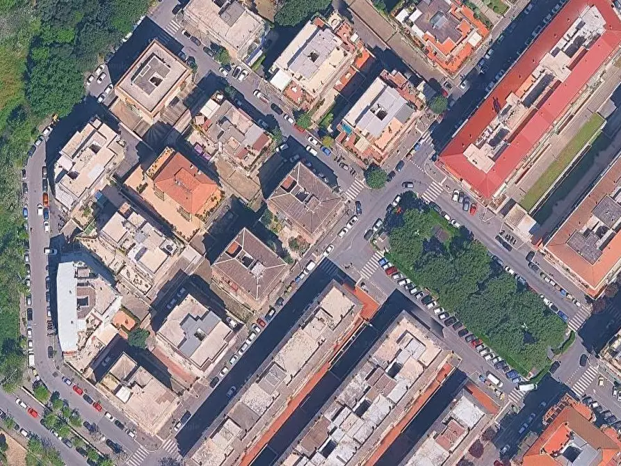 Immagine 12 di Negozio in vendita  in Via Federico Jorini a Roma