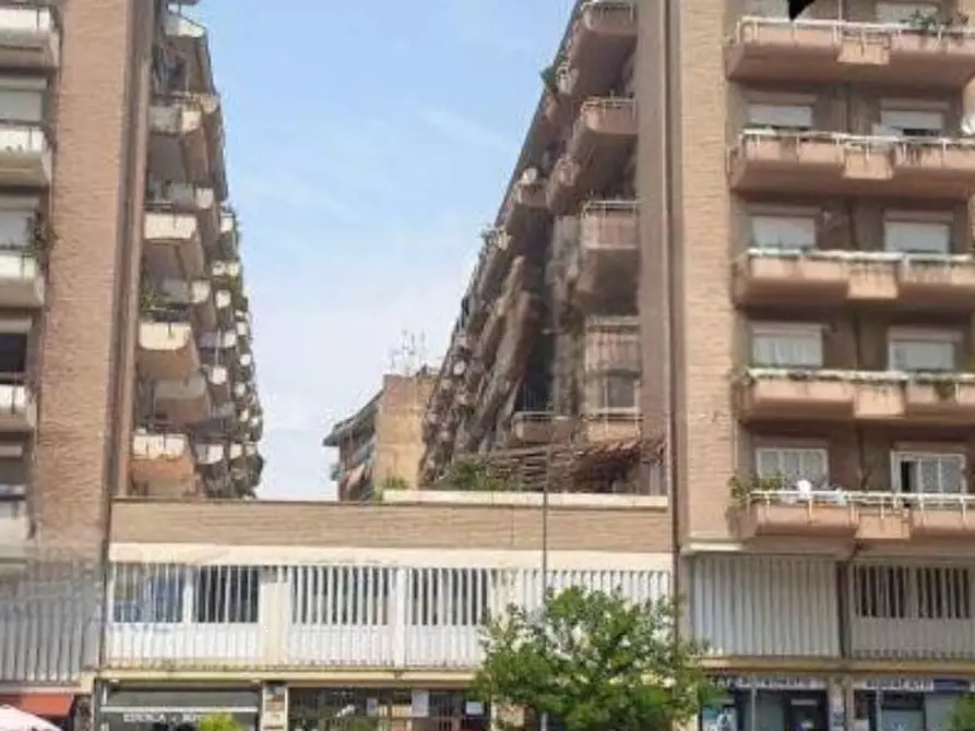 Immagine 2 di Posto auto in vendita  in Via Adolfo Ravà a Roma
