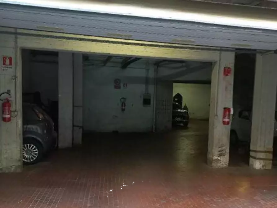 Immagine 3 di Posto auto in vendita  in Via Adolfo Ravà a Roma