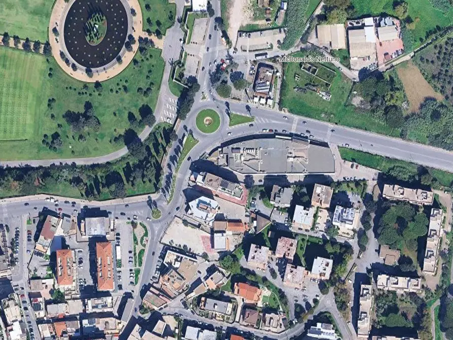 Immagine 4 di Magazzino in vendita  in Via Santa Maria a Nettuno