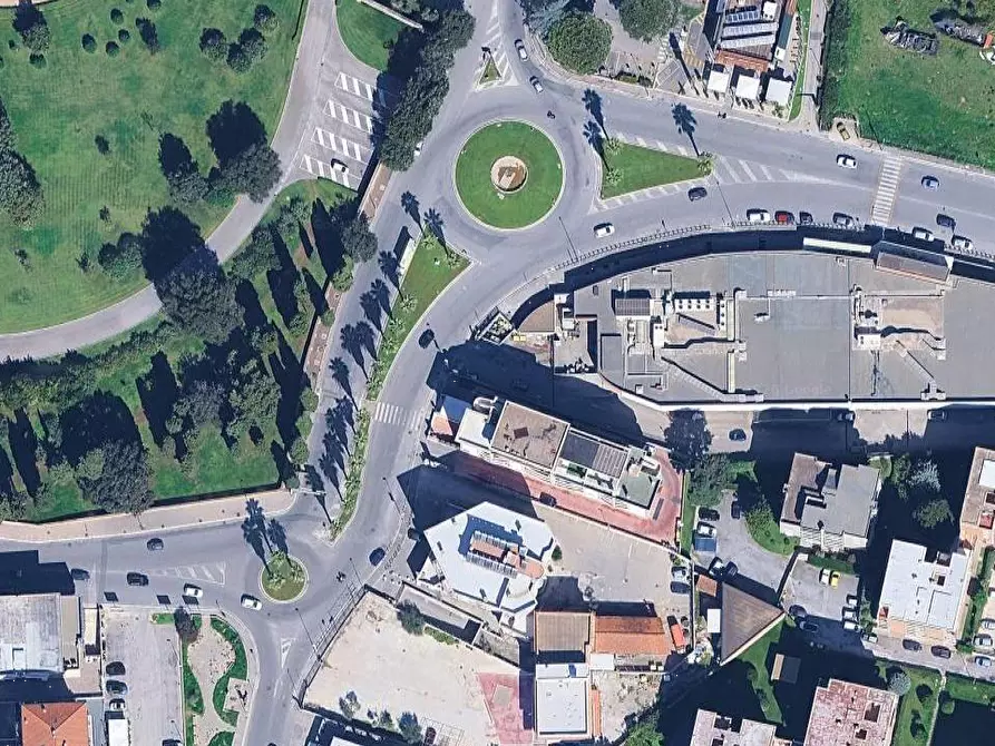 Immagine 3 di Magazzino in vendita  in Via Santa Maria a Nettuno