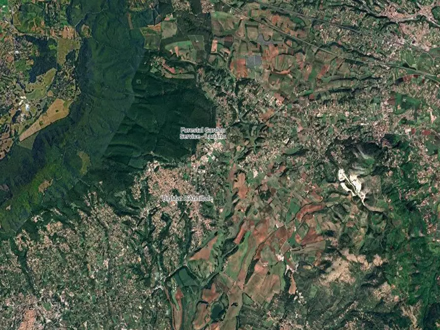 Immagine 10 di Appartamento in vendita  in Piazza Ugo la Malfa a Lariano