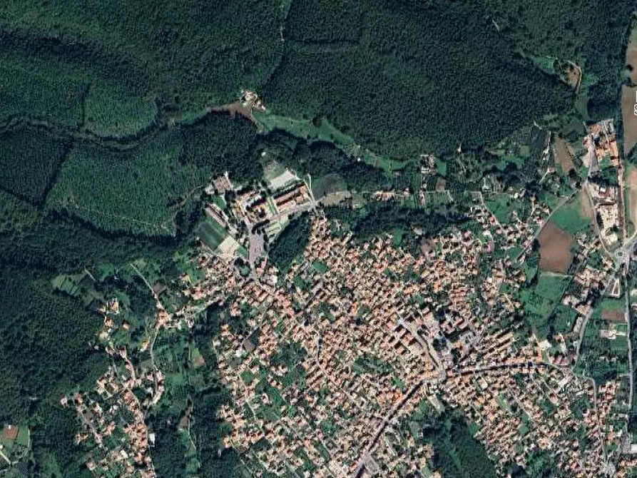 Immagine 12 di Appartamento in vendita  in Piazza Ugo la Malfa a Lariano
