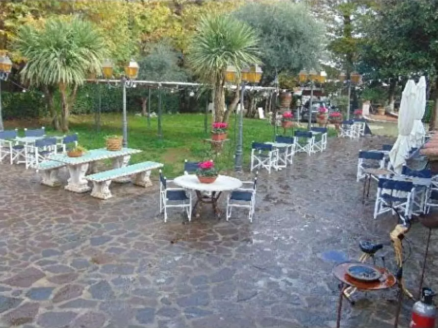 Immagine 1 di Negozio in vendita  in Via Maremmana III a Montecompatri