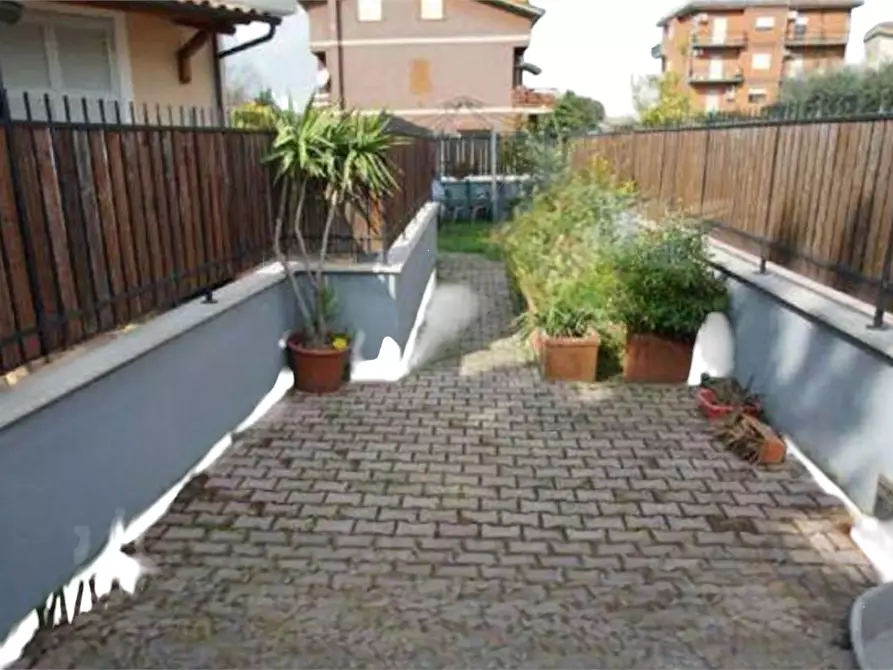 Immagine 7 di Villa in vendita  in Via Palmoli a Roma