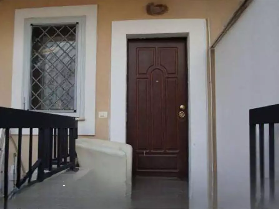 Immagine 9 di Villa in vendita  in Via Palmoli a Roma
