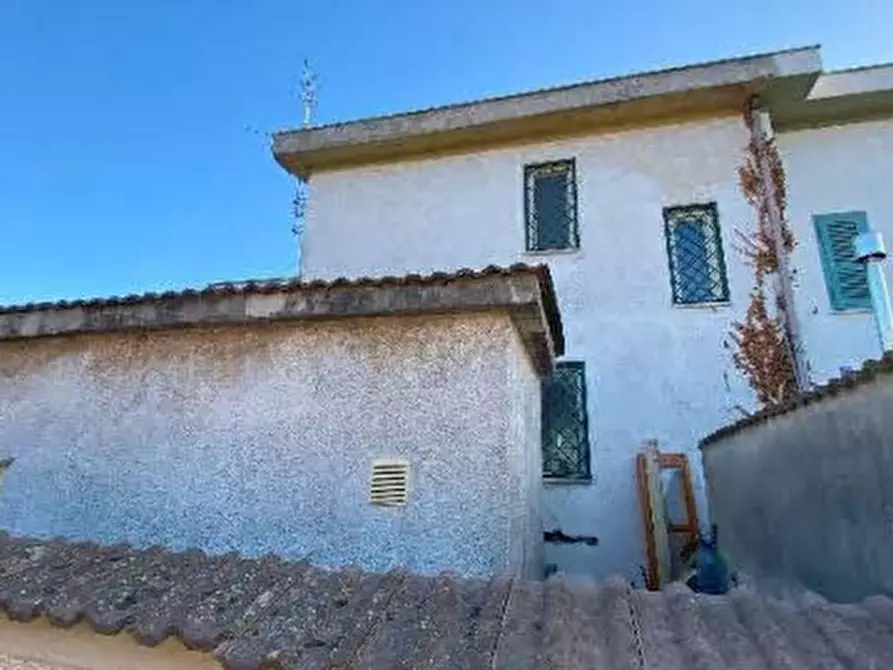 Immagine 3 di Villa in vendita  in Via jenne a Anzio