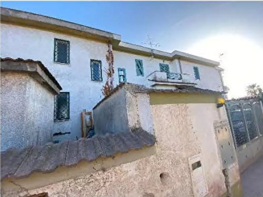 Immagine 5 di Villa in vendita  in Via jenne a Anzio