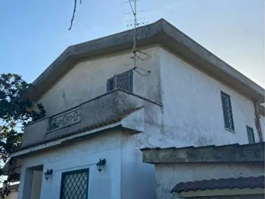 Immagine 10 di Villa in vendita  in Via jenne a Anzio