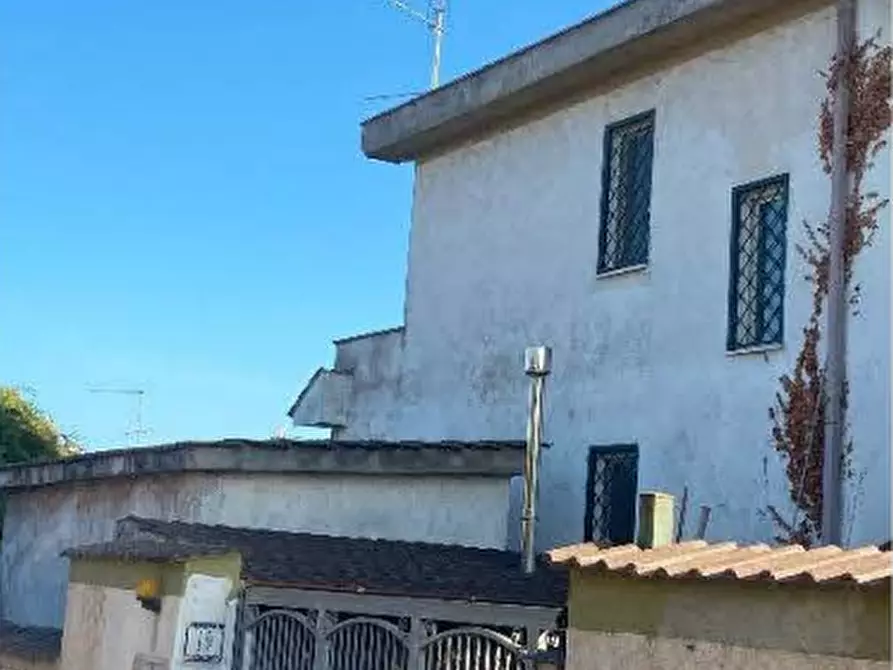 Immagine 11 di Villa in vendita  in Via jenne a Anzio
