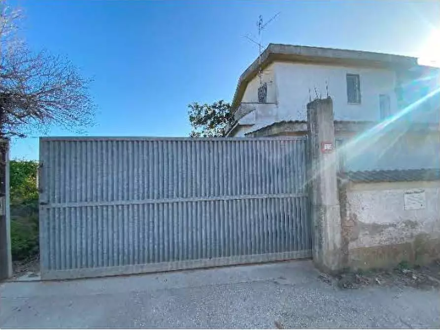 Immagine 16 di Villa in vendita  in Via jenne a Anzio