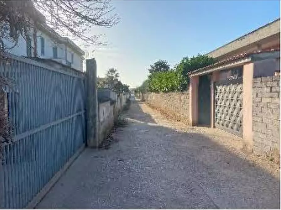 Immagine 18 di Villa in vendita  in Via jenne a Anzio