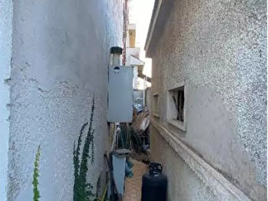 Immagine 23 di Villa in vendita  in Via jenne a Anzio