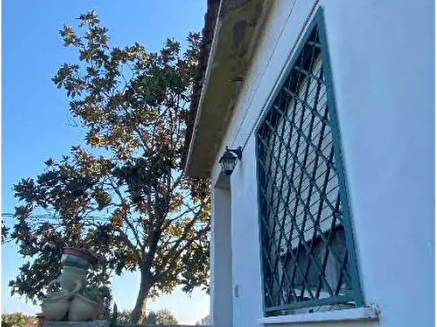 Immagine 27 di Villa in vendita  in Via jenne a Anzio