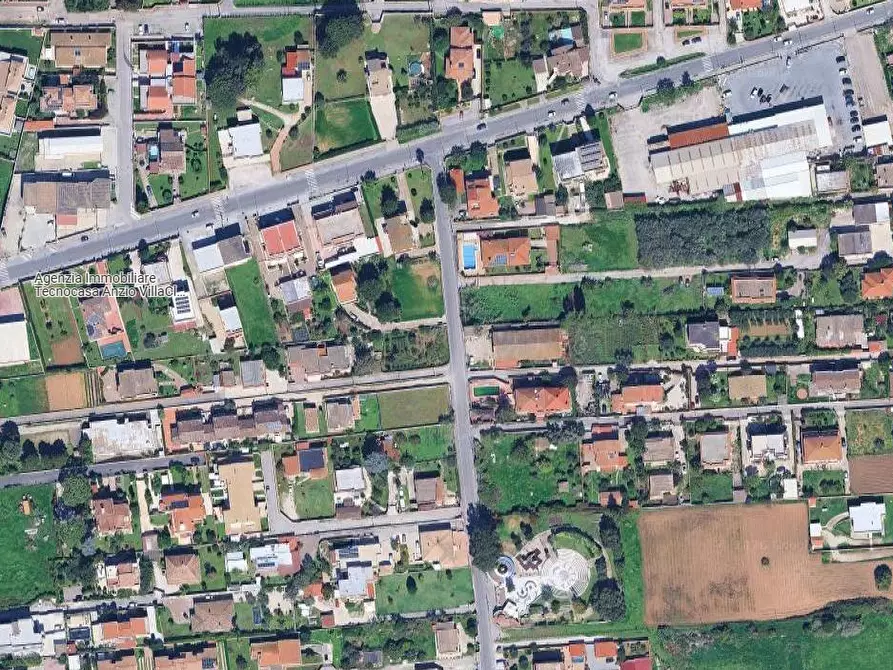 Immagine 47 di Villa in vendita  in Via jenne a Anzio