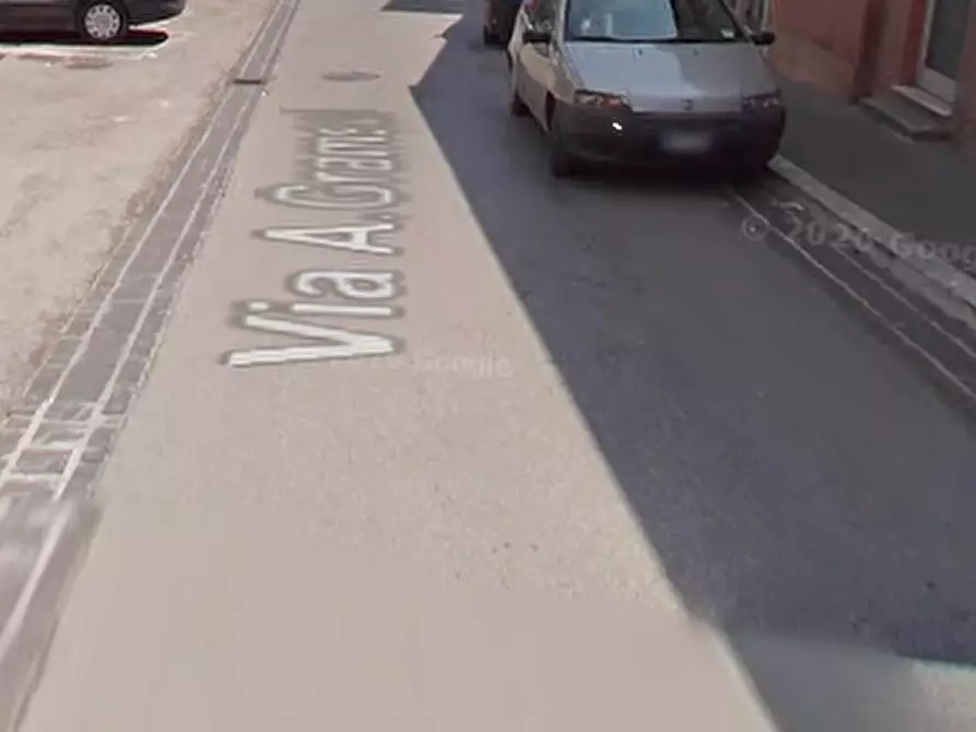 Immagine 6 di Negozio in vendita  in Via Gramsci  a Monte Urano