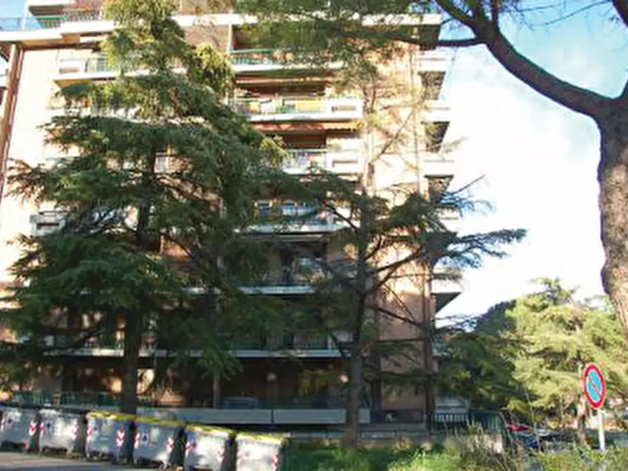 Immagine 2 di Magazzino in vendita  in Via Vittorio Emanuele Orlando a Perugia