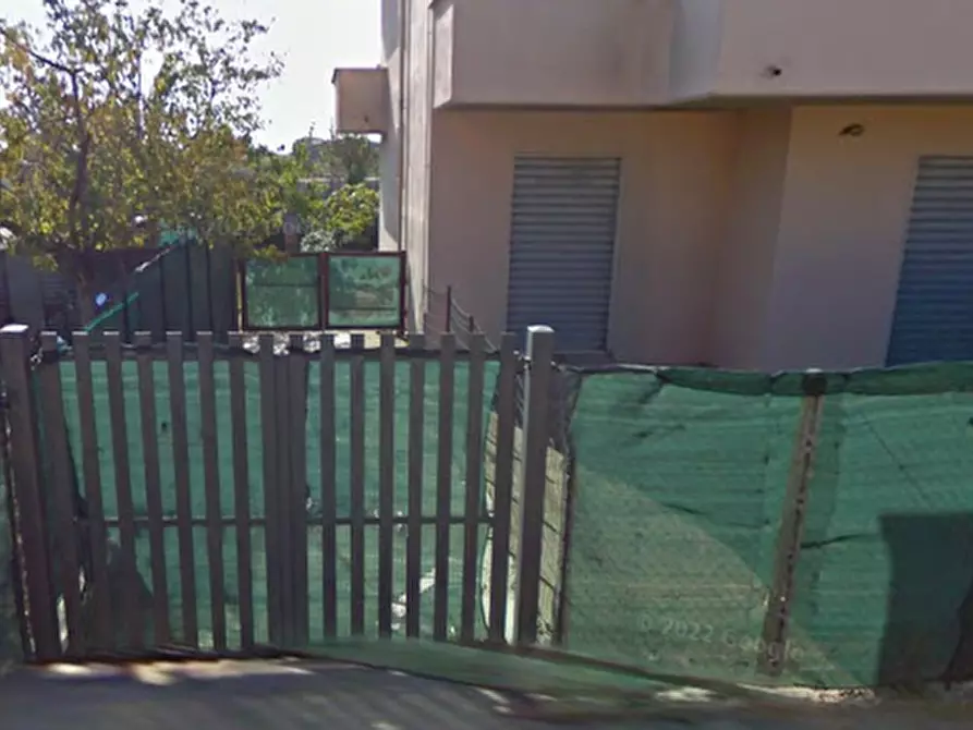 Immagine 6 di Negozio in vendita  in Via Roascio a Roma