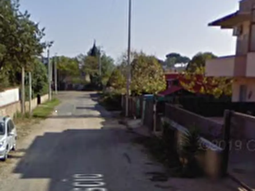 Immagine 8 di Negozio in vendita  in Via Roascio a Roma