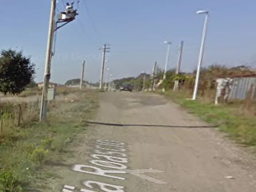 Immagine 9 di Negozio in vendita  in Via Roascio a Roma