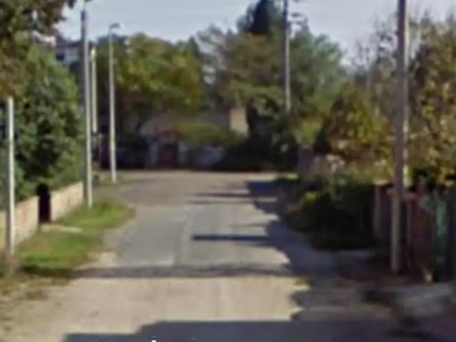 Immagine 10 di Negozio in vendita  in Via Roascio a Roma