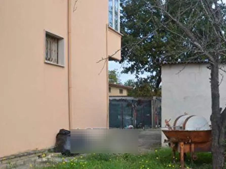 Immagine 11 di Negozio in vendita  in Via Roascio a Roma