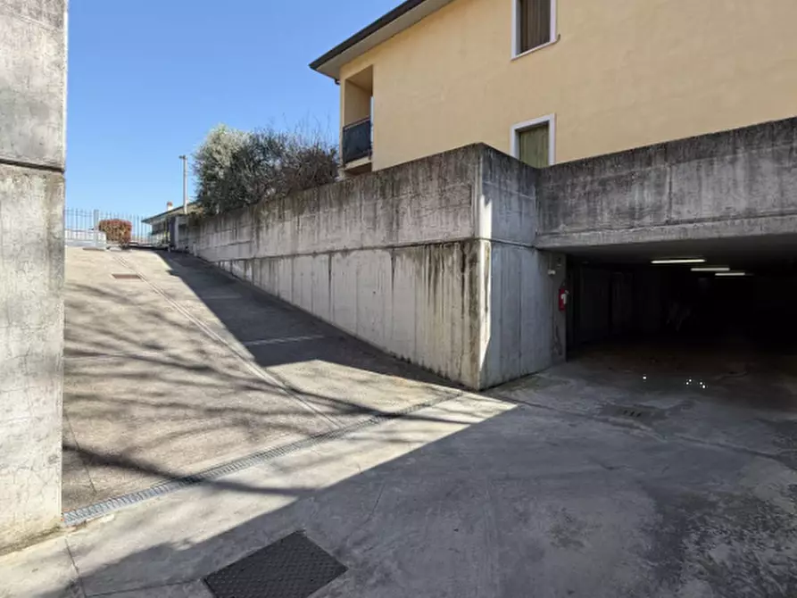 Immagine 6 di Appartamento in vendita  in Via Rissette a Lazise