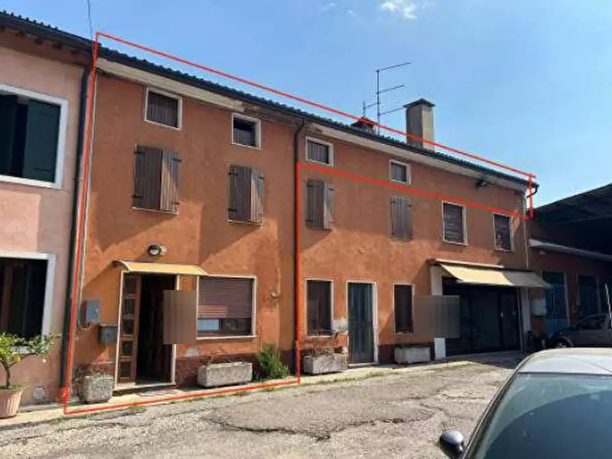 Immagine 1 di Porzione di casa in vendita  in Via Mainenti a Vestenanova