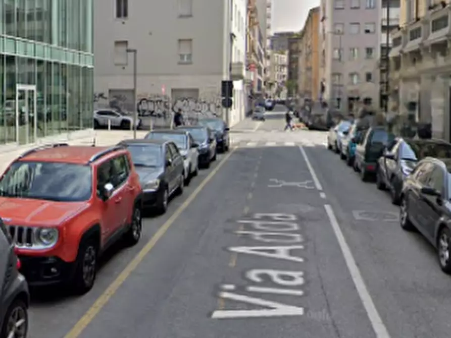 Immagine 8 di Posto auto in vendita  in Via Adda a Milano