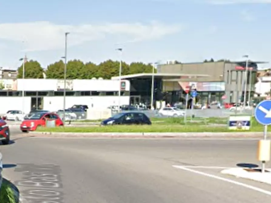 Immagine 7 di Posto auto in vendita  in Via Ernesto Baslini a Treviglio