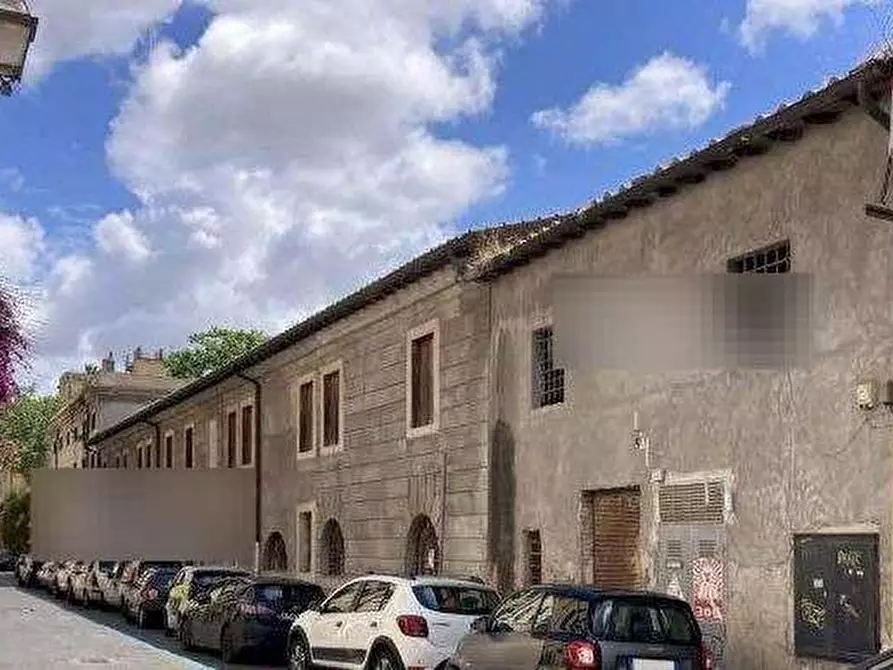 Immagine 2 di Stabile in vendita  in Via di S. Francesco di Sales a Roma