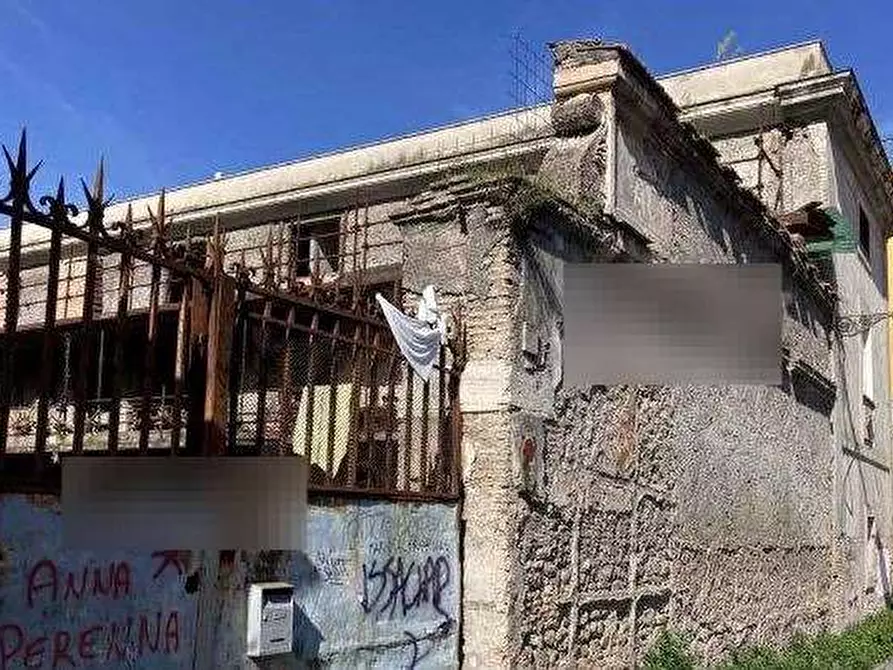 Immagine 5 di Stabile in vendita  in Via di S. Francesco di Sales a Roma