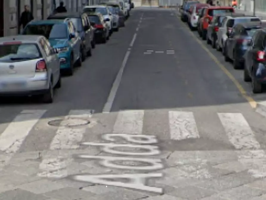 Immagine 9 di Posto auto in vendita  in Via Adda a Milano