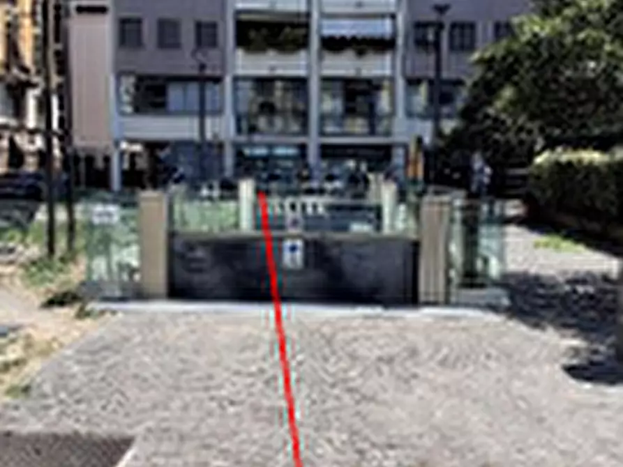 Immagine 1 di Posto auto in vendita  in Via Adda a Milano