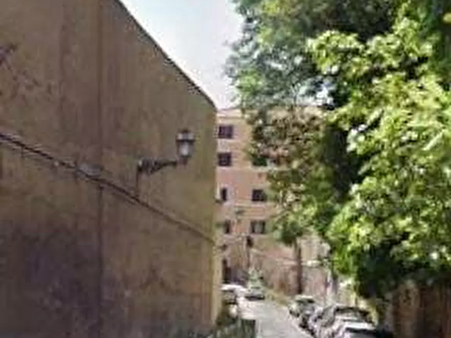 Immagine 10 di Stabile in vendita  in Via di S. Francesco di Sales a Roma