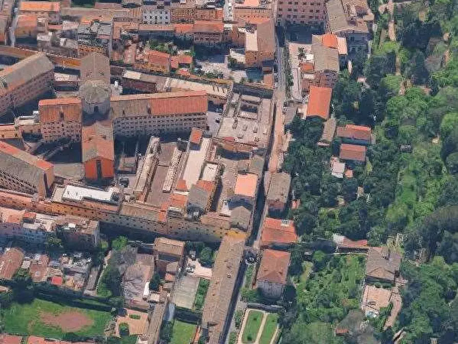 Immagine 11 di Stabile in vendita  in Via di S. Francesco di Sales a Roma
