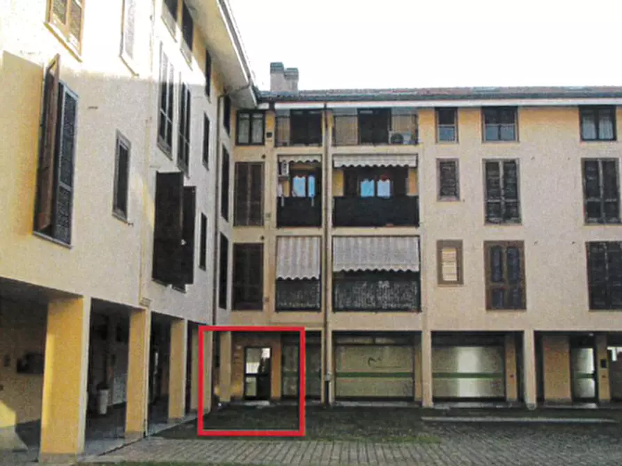 Immagine 5 di Magazzino in vendita  in Via Cavour a Grezzago