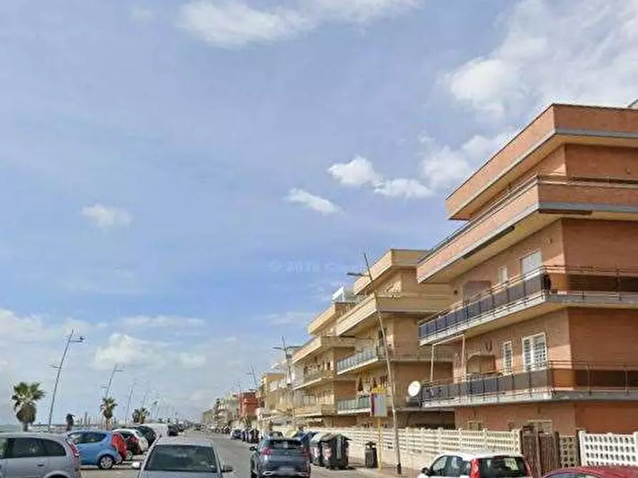 Immagine 9 di Appartamento in vendita  in Lungomare Duca degli Abruzzi a Roma