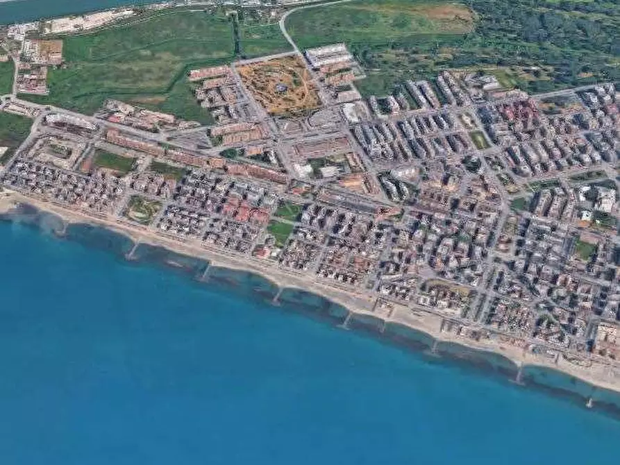 Immagine 16 di Appartamento in vendita  in Lungomare Duca degli Abruzzi a Roma