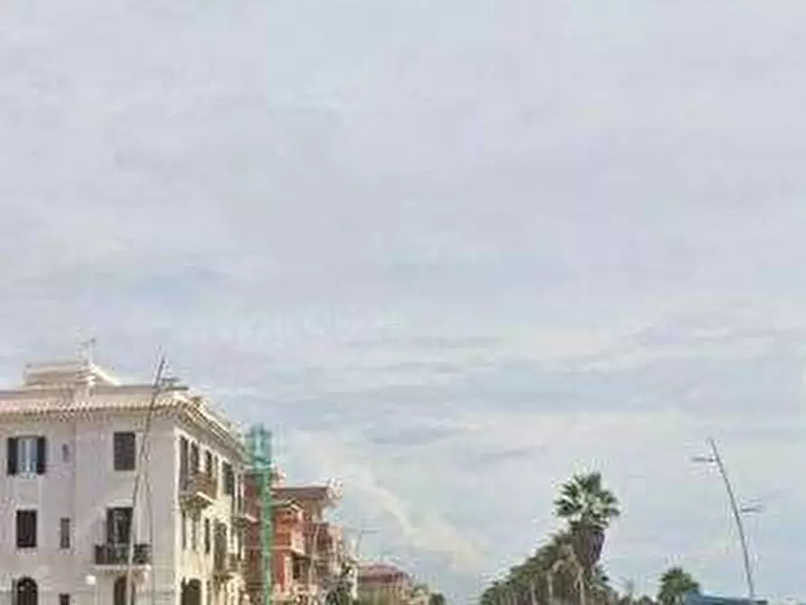 Immagine 6 di Appartamento in vendita  in Lungomare Duca degli Abruzzi a Roma