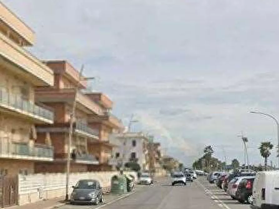 Immagine 8 di Appartamento in vendita  in Lungomare Duca degli Abruzzi a Roma