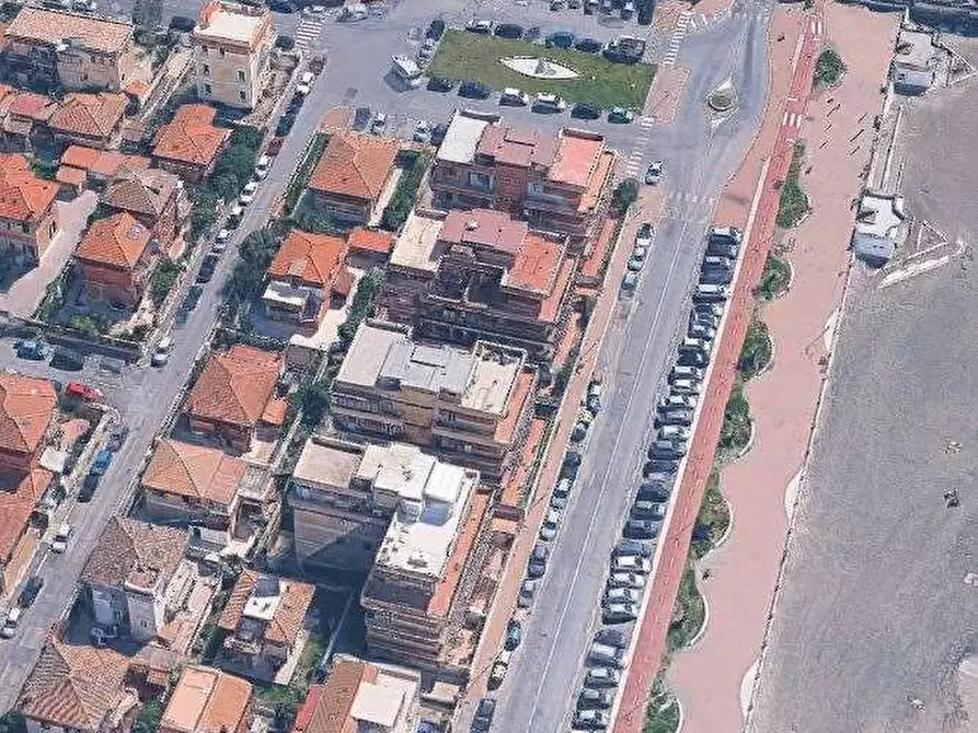 Immagine 10 di Appartamento in vendita  in Lungomare Duca degli Abruzzi a Roma