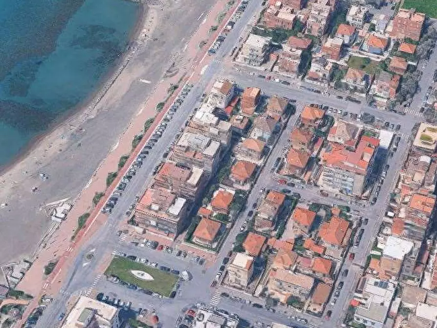 Immagine 12 di Appartamento in vendita  in Lungomare Duca degli Abruzzi a Roma