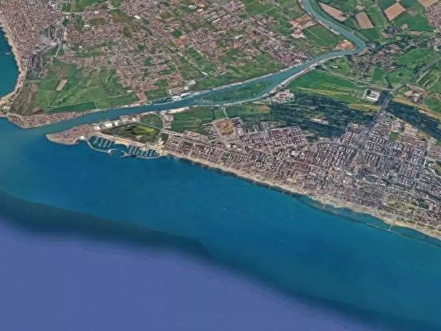 Immagine 15 di Appartamento in vendita  in Lungomare Duca degli Abruzzi a Roma