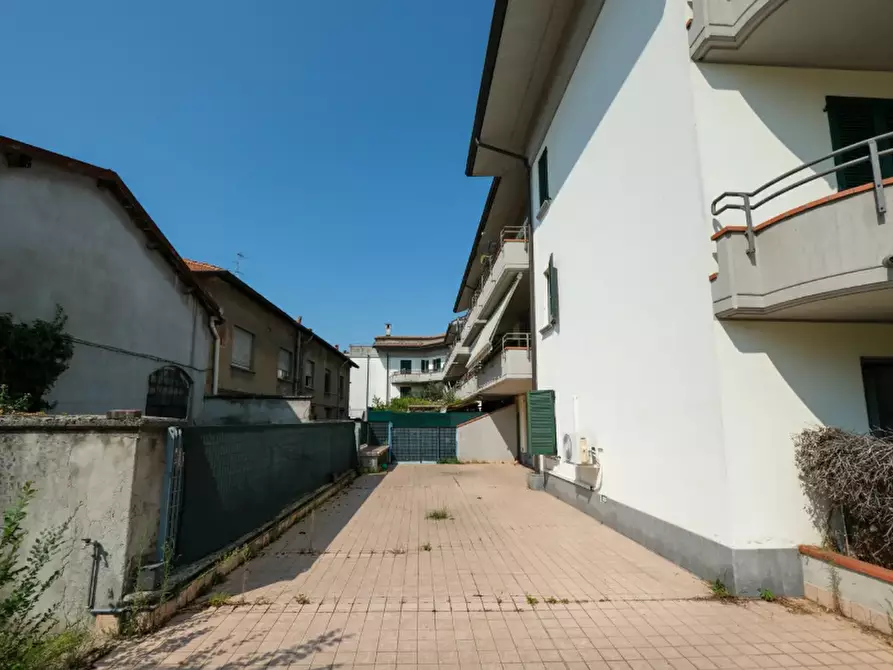 Immagine 4 di Appartamento in vendita  in Via Ernesto Baslini a Treviglio