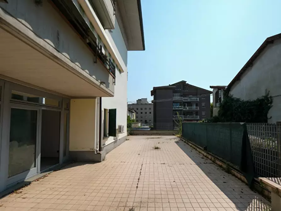 Immagine 6 di Appartamento in vendita  in Via Ernesto Baslini a Treviglio