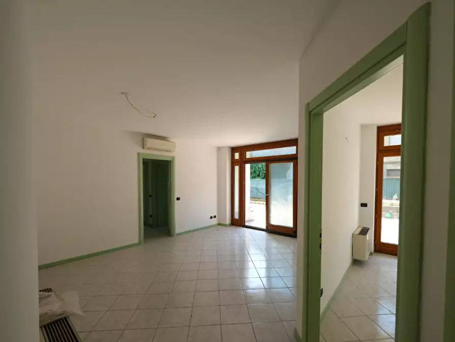 Immagine 26 di Appartamento in vendita  in Via Ernesto Baslini a Treviglio